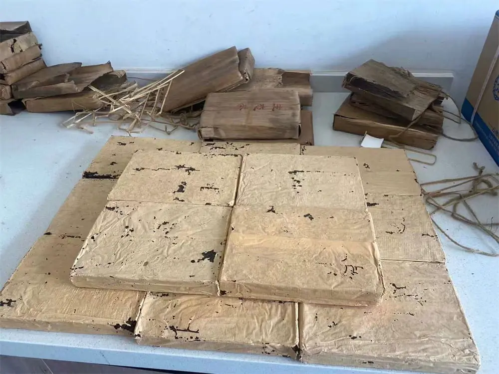 广州回收中茶普洱茶2004年生茶熟茶